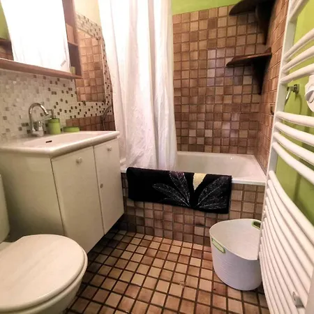 175 2 Pieces Rez De Chaussee Avec Piscine Quartier Mole Falaises アパート *