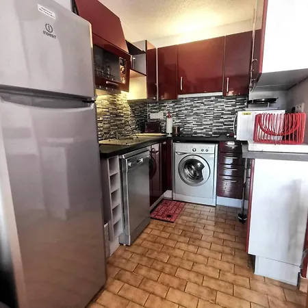 175 2 Pieces Rez De Chaussee Avec Piscine Quartier Mole Falaises アグド