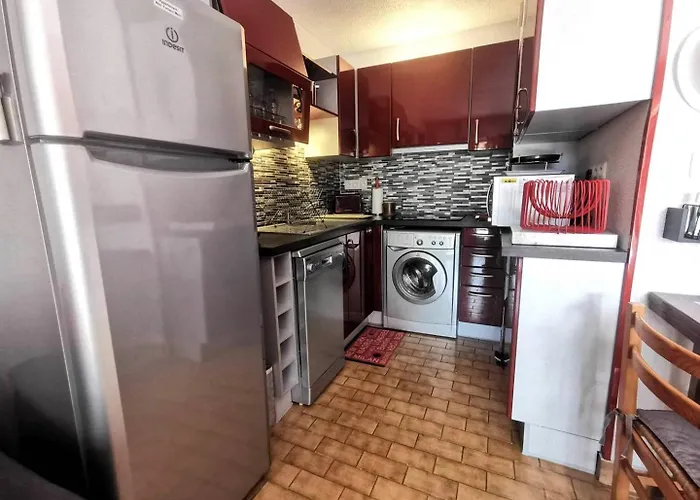 175 2 Pieces Rez De Chaussee Avec Piscine Quartier Mole Falaises Agde